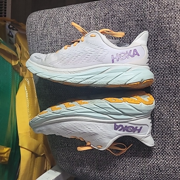 HOKA ONE ONE Clifton 8 Size 9.5 Women's 42 EU - Picture 7 of 11
